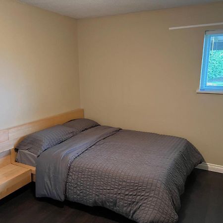 One Bedroom, One Living Room, One Kitchen And One Bathroom With Independent Access Richmond Esterno foto