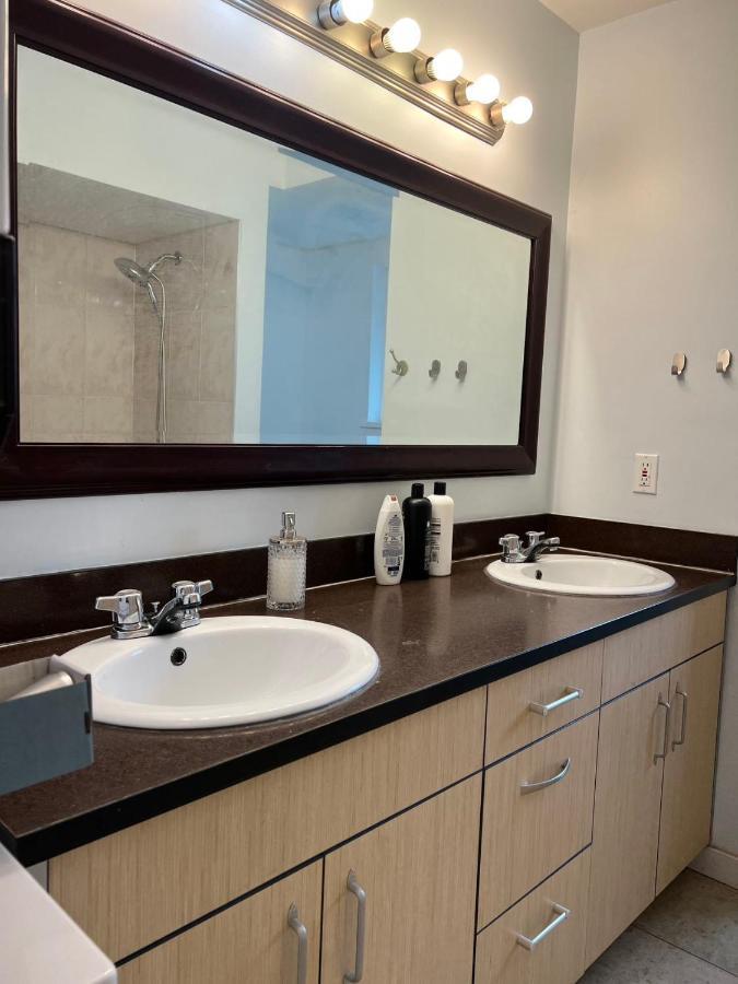 One Bedroom, One Living Room, One Kitchen And One Bathroom With Independent Access Richmond Esterno foto